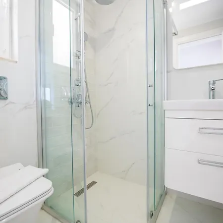 Βίλα Beachfront White With Private Swimming Pool