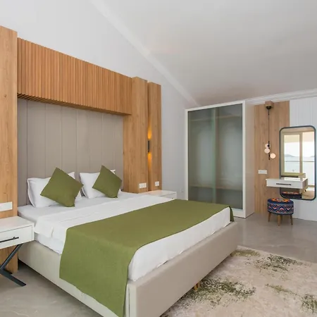 Beachfront White With Private Swimming Pool *