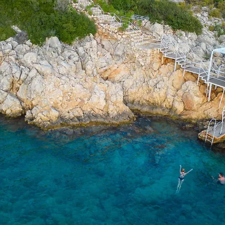 Beachfront White With Private Swimming Pool Βίλα