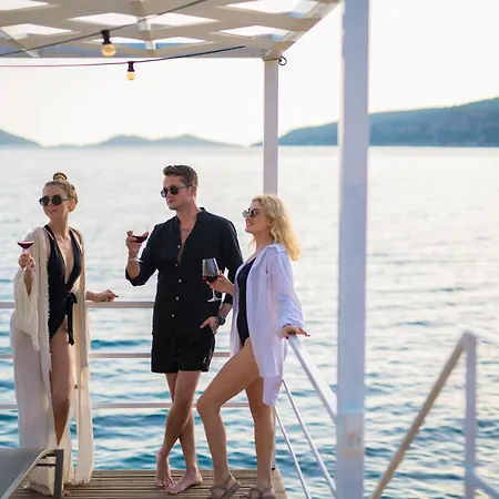 Βίλα Beachfront White With Private Swimming Pool Καλκάν