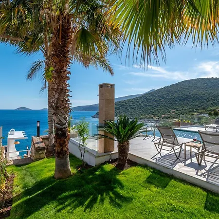 Beachfront White Wıth Private Swimming Pool Villa *