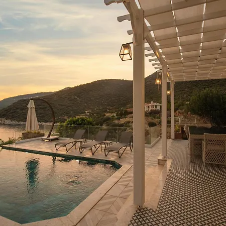 Beachfront White With Private Swimming Pool Βίλα Καλκάν