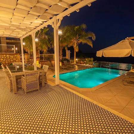 Villa Beachfront White Wıth Private Swimming Pool *