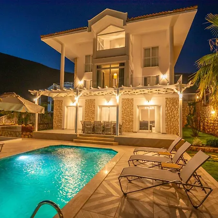 Βίλα Beachfront White With Private Swimming Pool *