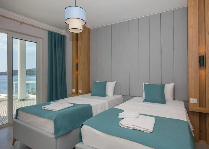 Beachfront White With Private Swimming Pool Kalkan