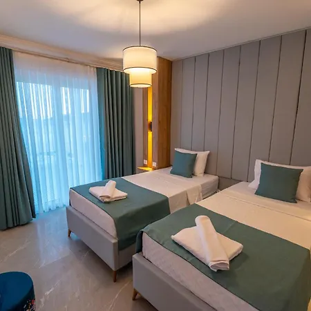 Beachfront White With Private Swimming Pool *