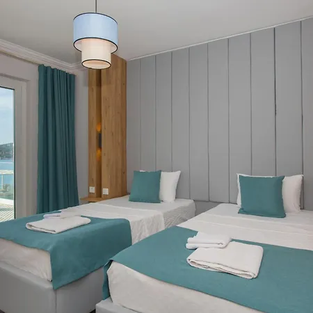 Beachfront White With Private Swimming Pool Kalkan