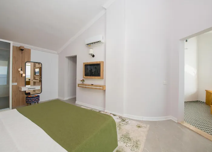 Beachfront White Wıth Private Swimming Pool Villa