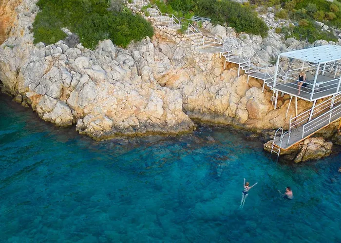 Beachfront White Wıth Private Swimming Pool Villa