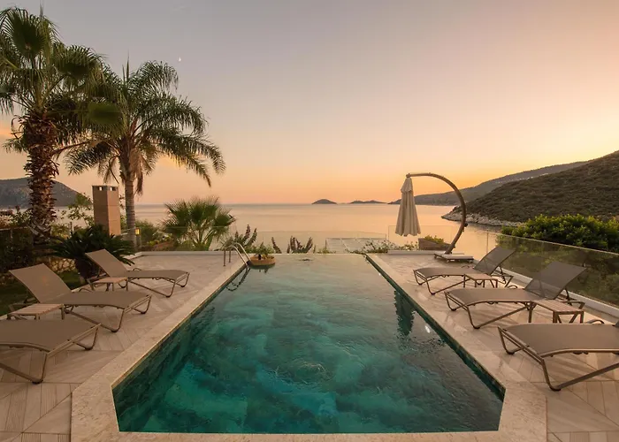 Villa Beachfront White Wıth Private Swimming Pool Kalkan