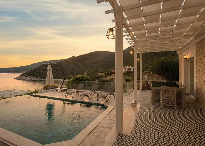 Beachfront White Wıth Private Swimming Pool Villa Kalkan