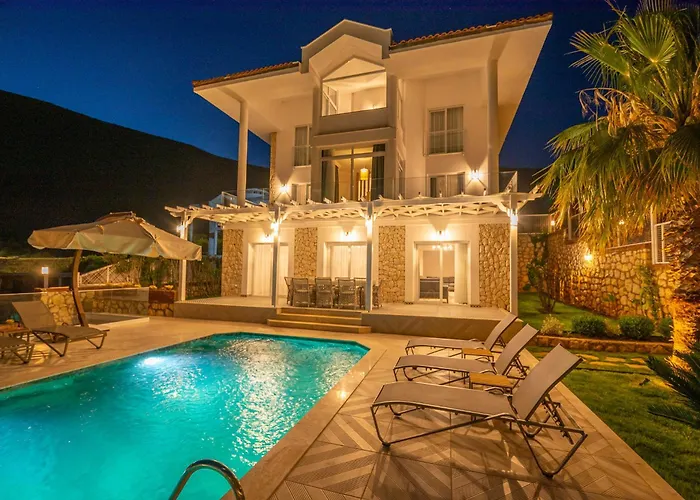 Villa Beachfront White Wıth Private Swimming Pool *