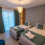 Beachfront White With Private Swimming Pool *