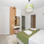 Beachfront White With Private Swimming Pool カルカン