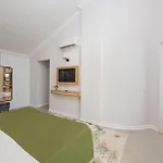 Beachfront White With Private Swimming Pool ヴィラ