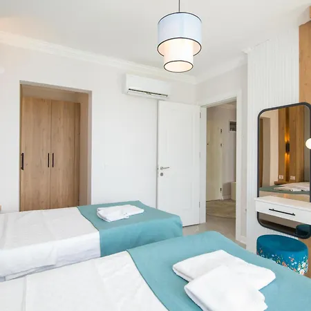 빌라 Beachfront White With Private Swimming Pool 칼칸