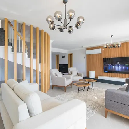 빌라 Beachfront White With Private Swimming Pool